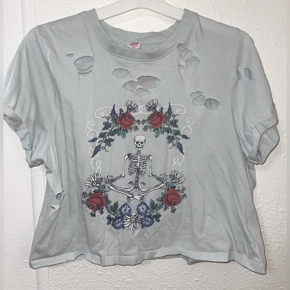 Crop top with skull